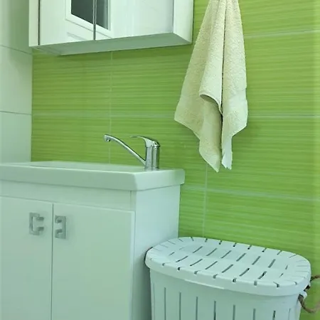 Modern With Garden Apartment *