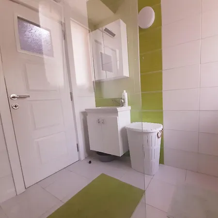 Apartment Modern With Garden Struga